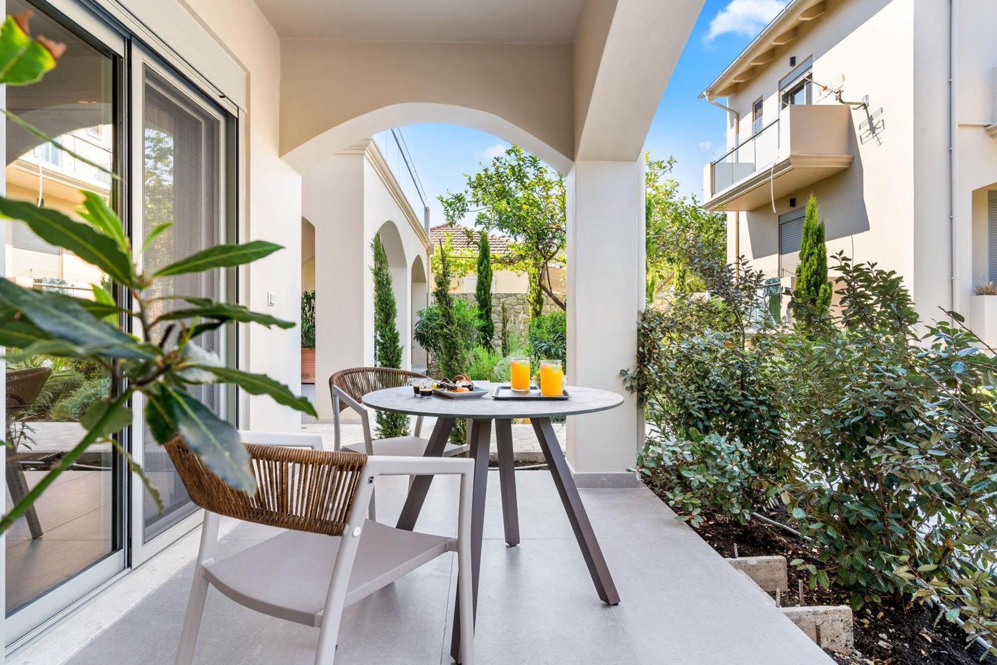 Blue Symphony Suites Apartments Nikiana Exterior foto