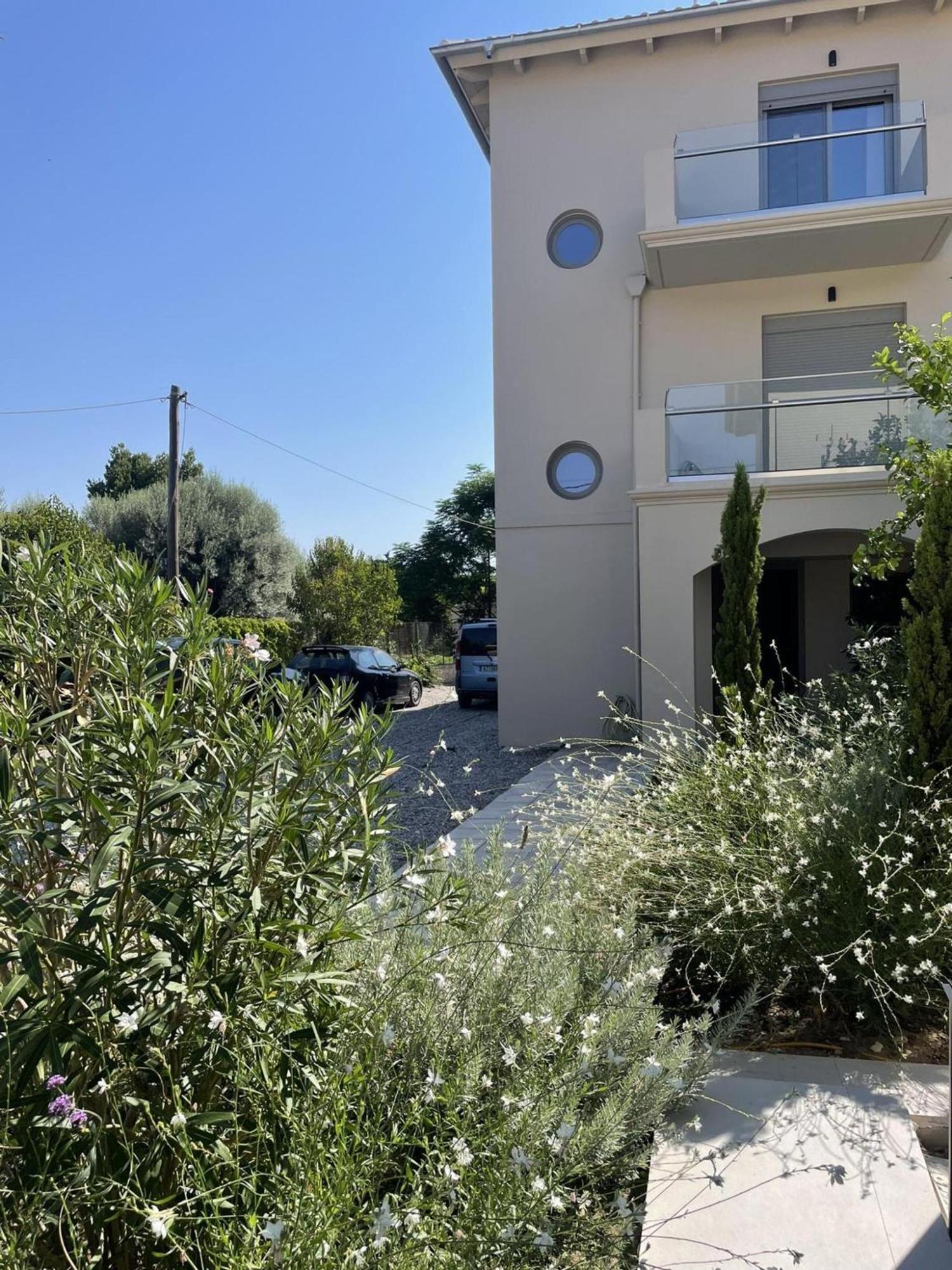 Blue Symphony Suites Apartments Nikiana Exterior foto